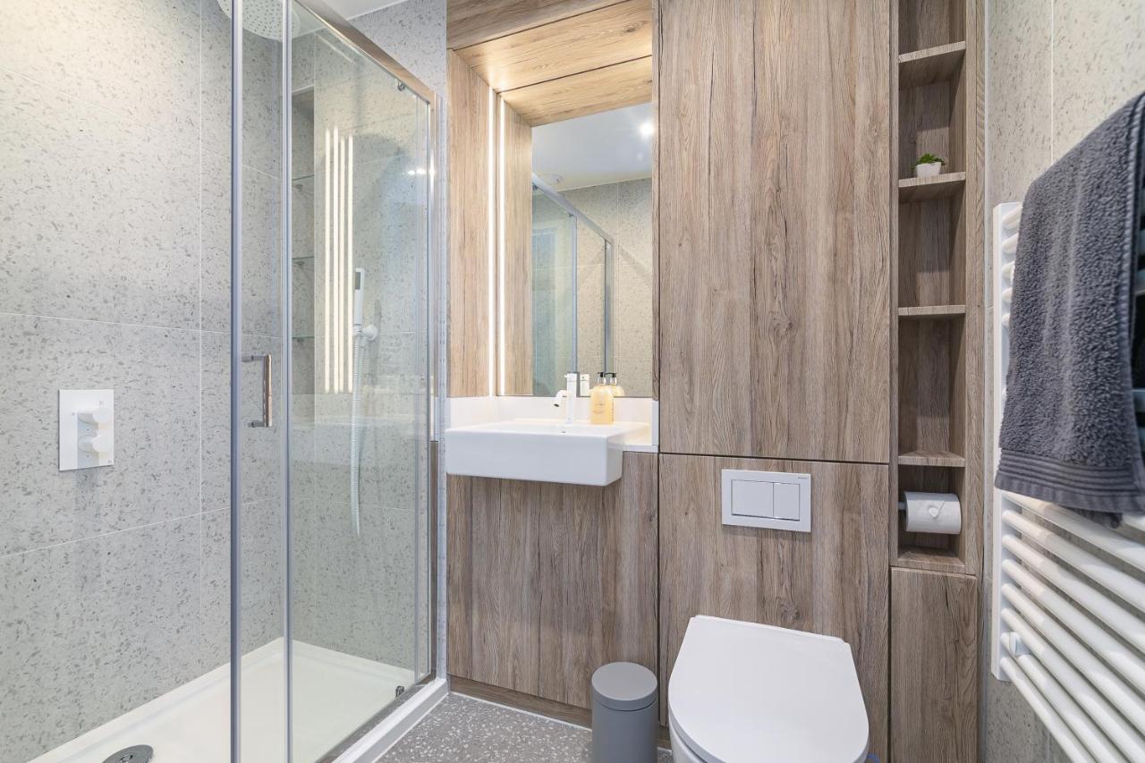 Luxury Spacious Flat With Communal Gardens And Parking London Exterior photo
